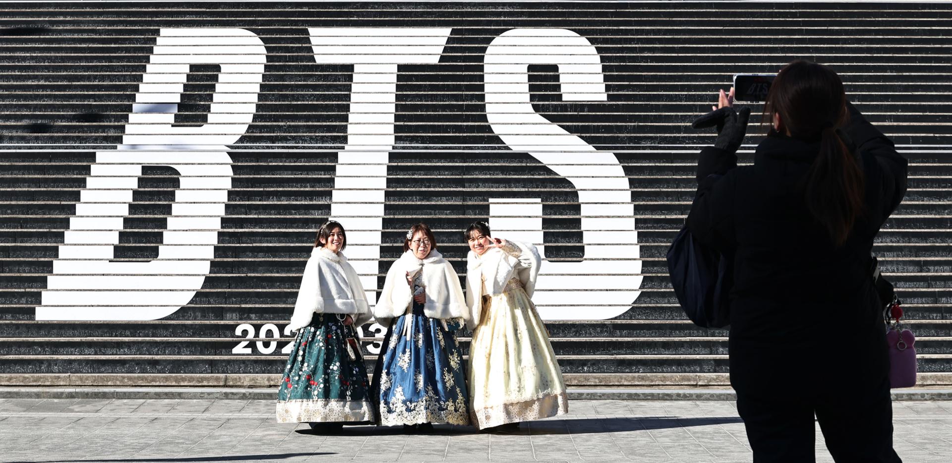 Seoul Gears Up: BTS Gwanghwamun Concert to Boost Tourism & Culture